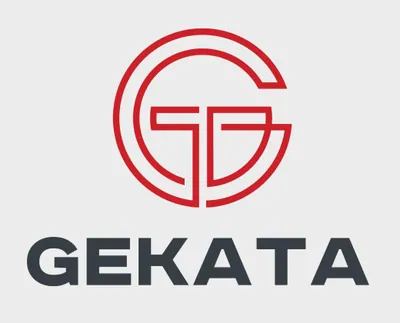 Логотип автосервиса Gekata: красный знак из двух букв G в круге и графитовая надпись GEKATA